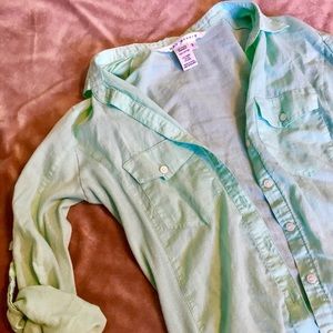 🌻Small mint green button up shirt